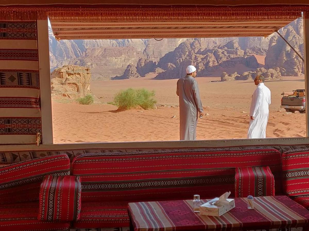 Omar Ghazi Camp Hotell Wadi Rum Eksteriør bilde