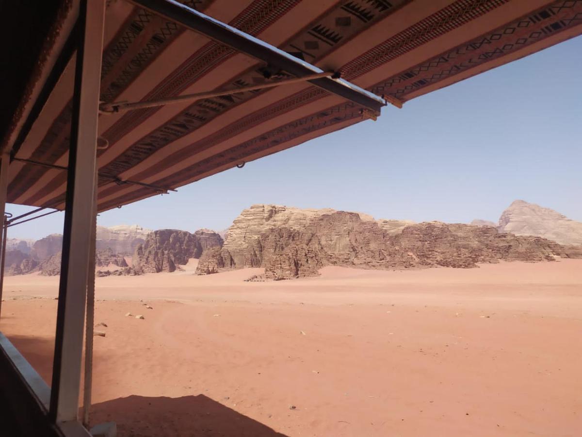 Omar Ghazi Camp Hotell Wadi Rum Eksteriør bilde