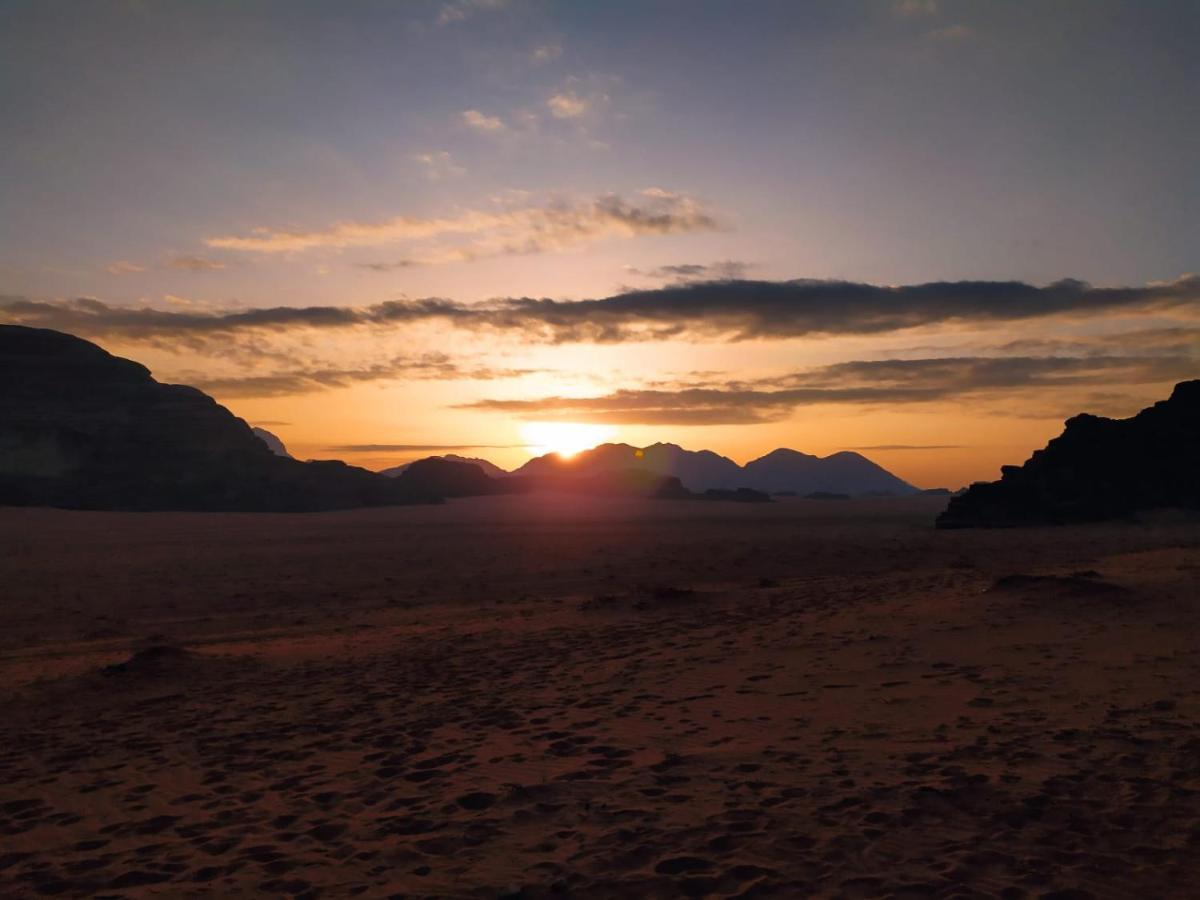 Omar Ghazi Camp Hotell Wadi Rum Eksteriør bilde