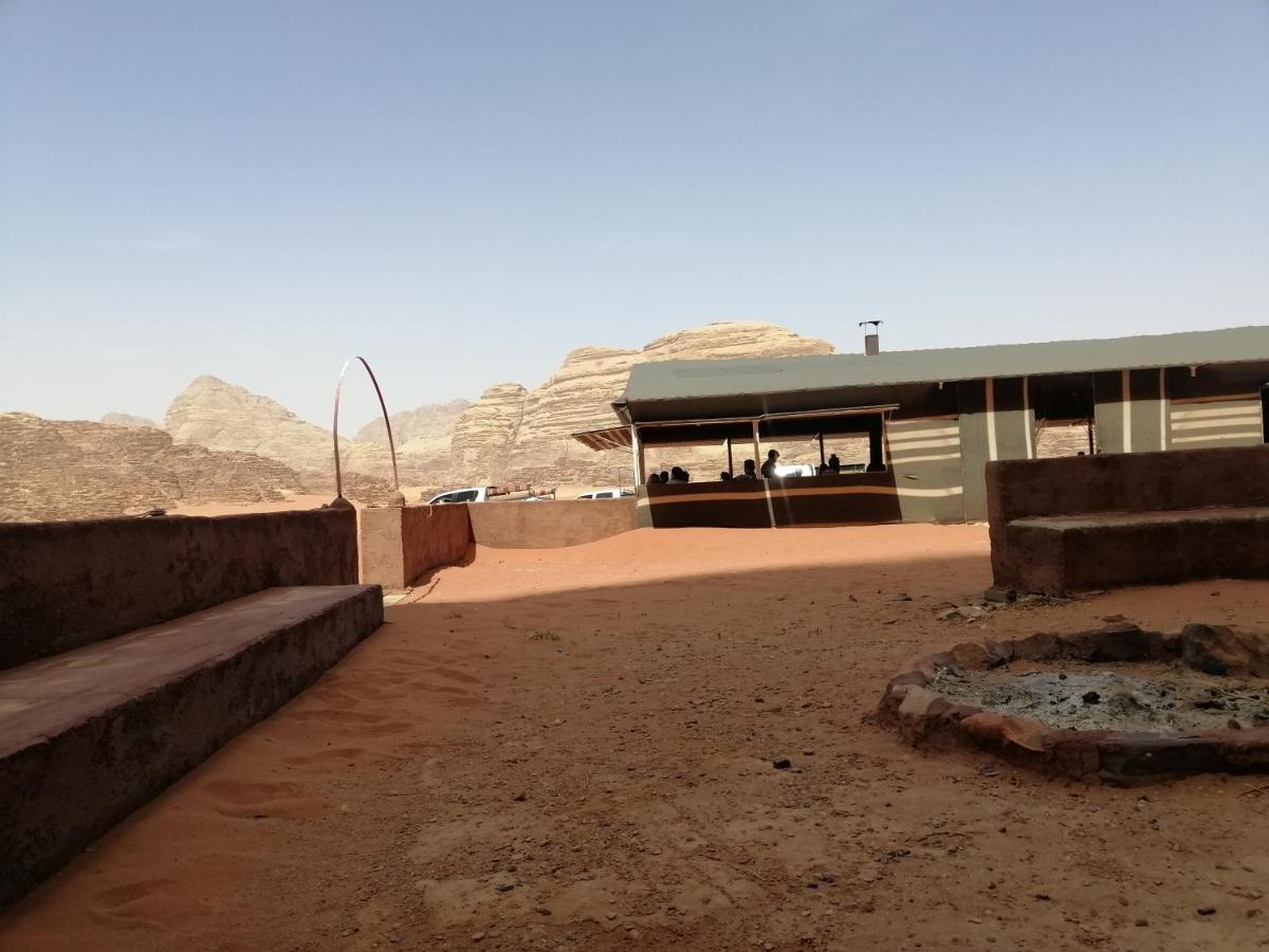 Omar Ghazi Camp Hotell Wadi Rum Eksteriør bilde
