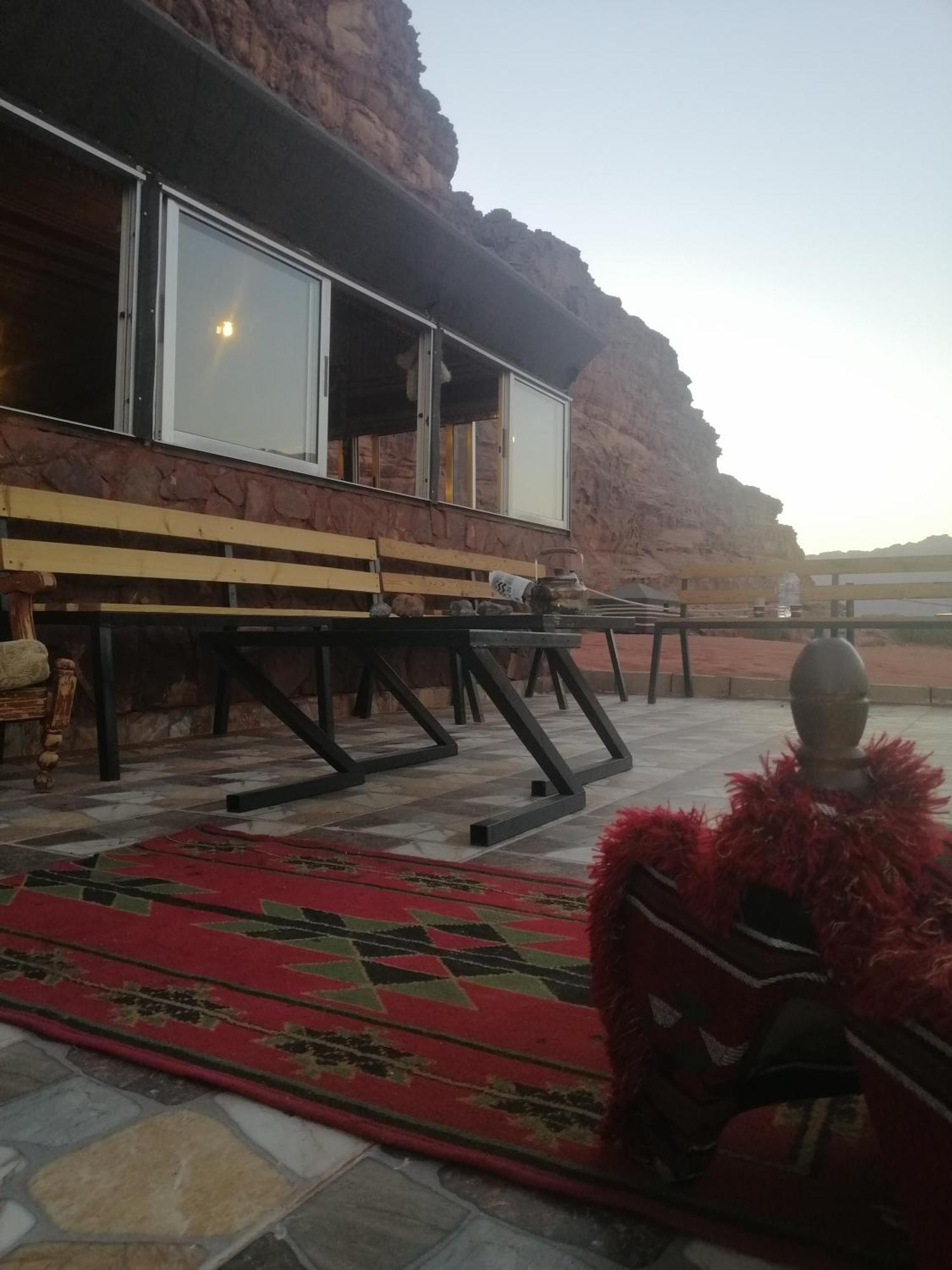 Omar Ghazi Camp Hotell Wadi Rum Eksteriør bilde