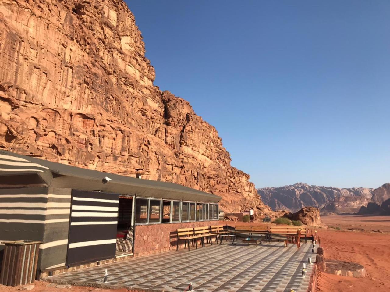 Omar Ghazi Camp Hotell Wadi Rum Eksteriør bilde