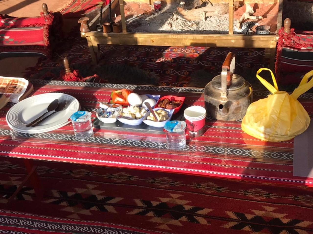 Omar Ghazi Camp Hotell Wadi Rum Eksteriør bilde