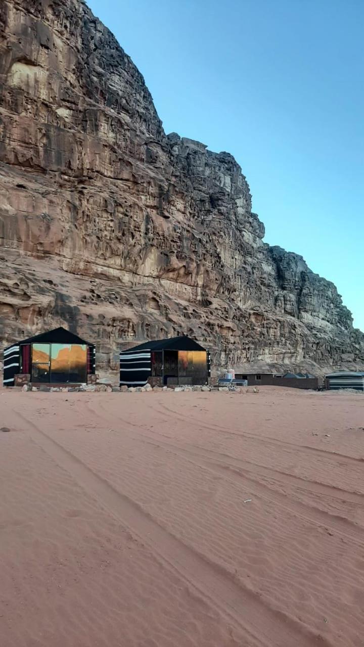Omar Ghazi Camp Hotell Wadi Rum Eksteriør bilde