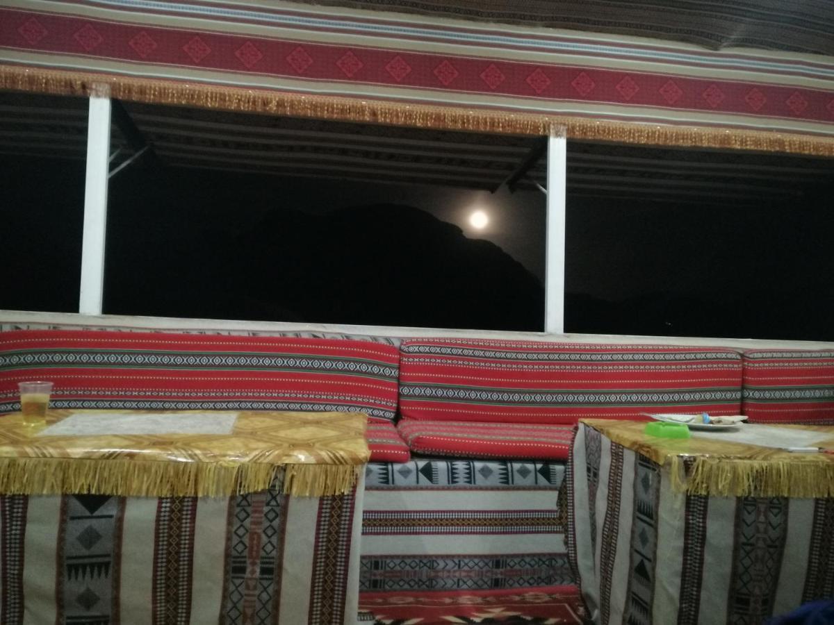 Omar Ghazi Camp Hotell Wadi Rum Eksteriør bilde