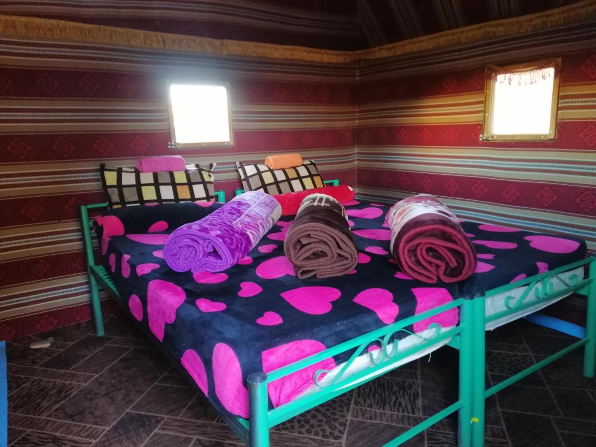 Omar Ghazi Camp Hotell Wadi Rum Eksteriør bilde